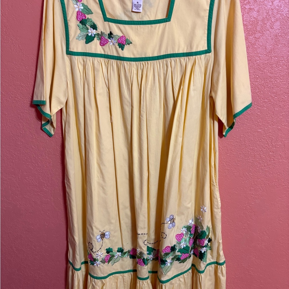 Bechamel Yellow Vintage Dress with Green Trim and Floral Embroidery